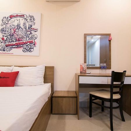 Reddoorz @ Hai Ba Trung Street Ho Chi Minh City Bagian luar foto